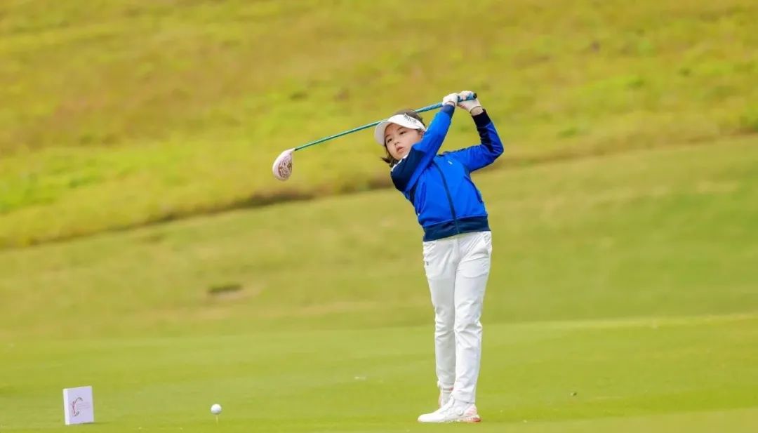 孙浩华冯惟一赢深圳公开赛·青少年巡回赛2022男女总冠军 2023赛季各组别首冠诞生